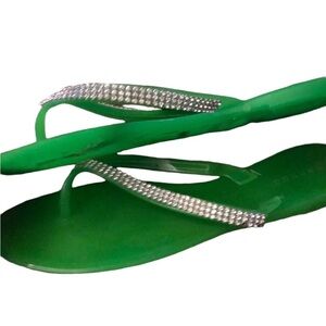 GREEN jelly flip flops /Thongs W/ rhinestones may be missing 1/2 stones